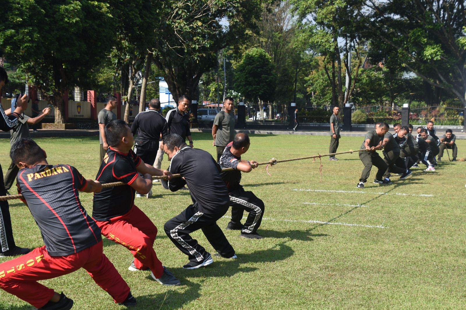 Ciptakan Suasana Damai di Kota Salatiga, TNI-Polri Gelar Olahraga Bersama 